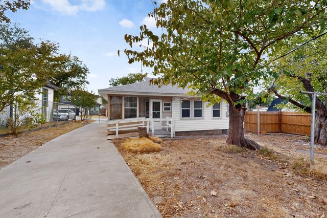 2006 S Ewing Avenue, Dallas, TX 75216