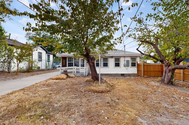 2006 S Ewing Avenue, Dallas, TX 75216