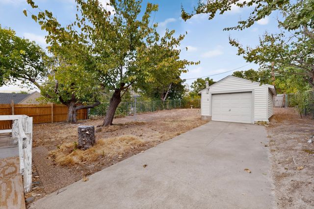 2006 S Ewing Avenue, Dallas, TX 75216