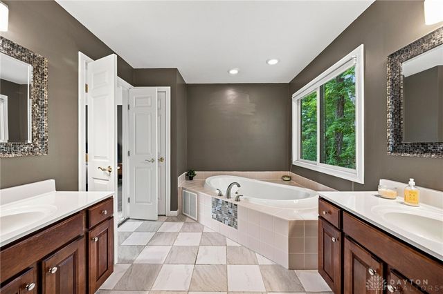 866 Miami Ridge Drive, Miami Twp, OH 45140