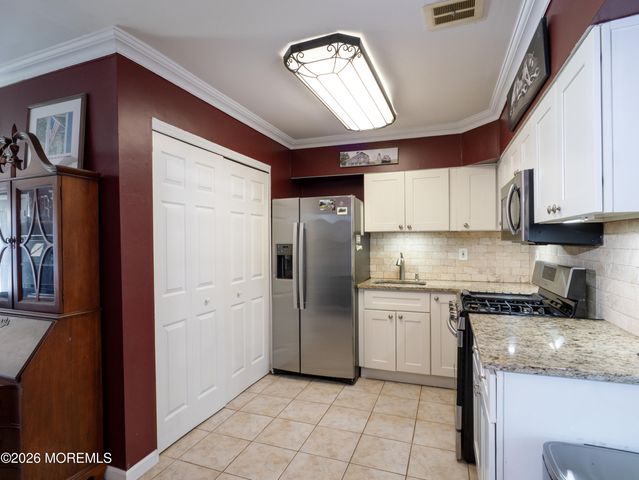 2 Missouri Court, Matawan, NJ 07747