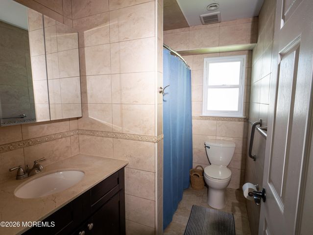 2 Missouri Court, Matawan, NJ 07747