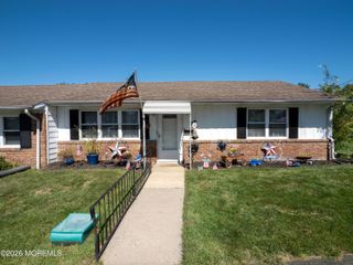 2 Missouri Court, Matawan, NJ 07747