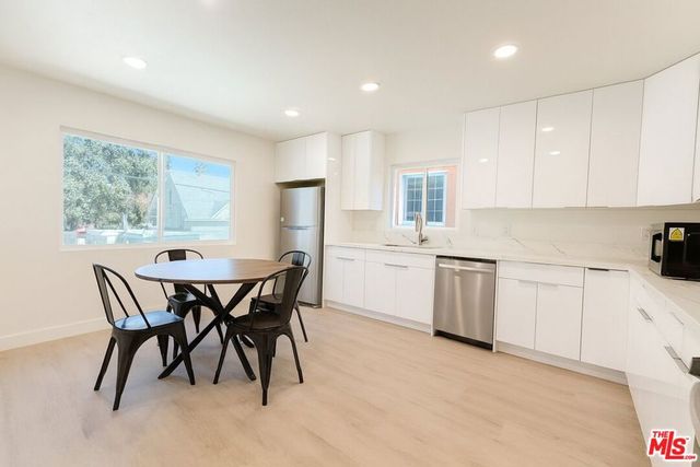 1189 W 36th Place 3, Los Angeles, CA 90007