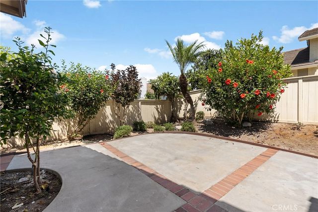 10 Carnelian, Irvine, CA 92614