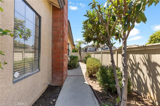 10 Carnelian, Irvine, CA 92614