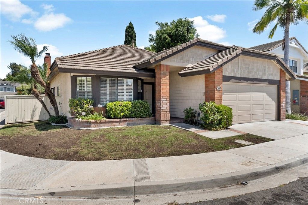 10 Carnelian, Irvine, CA 92614