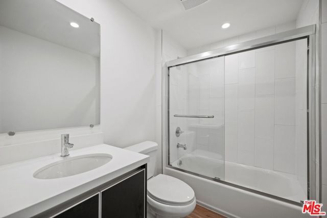 3657 Motor 300, Los Angeles, CA 90034