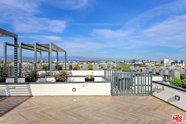 3657 Motor 300, Los Angeles, CA 90034