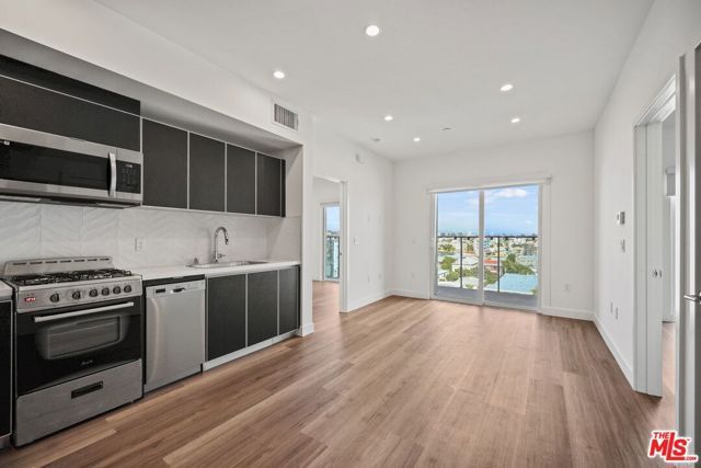 3657 Motor 300, Los Angeles, CA 90034