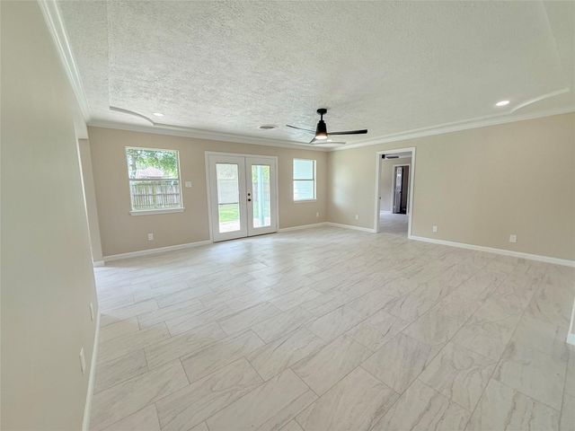 423 Baywood Street, La Porte, TX 77571