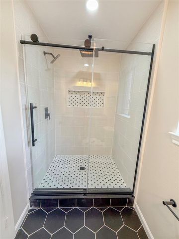 423 Baywood Street, La Porte, TX 77571