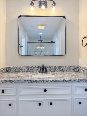 423 Baywood Street, La Porte, TX 77571