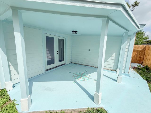 423 Baywood Street, La Porte, TX 77571