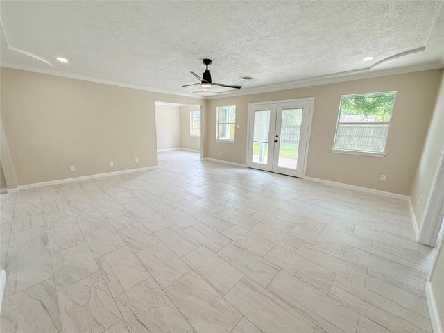 423 Baywood Street, La Porte, TX 77571