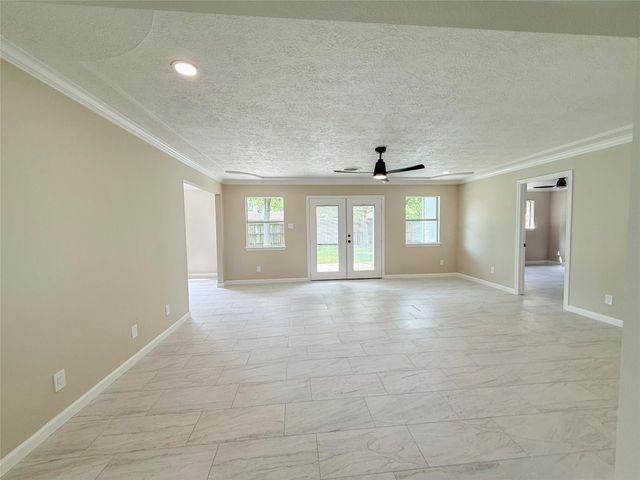 423 Baywood Street, La Porte, TX 77571