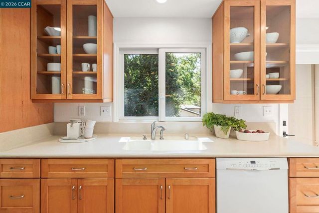 2050 Blackwood Dr, Walnut Creek, CA 94596