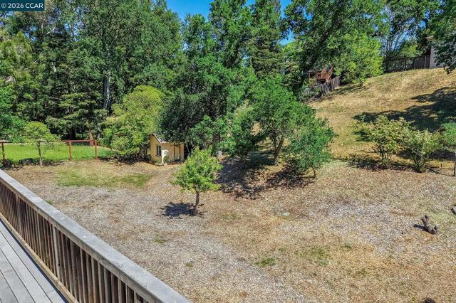 2050 Blackwood Dr, Walnut Creek, CA 94596