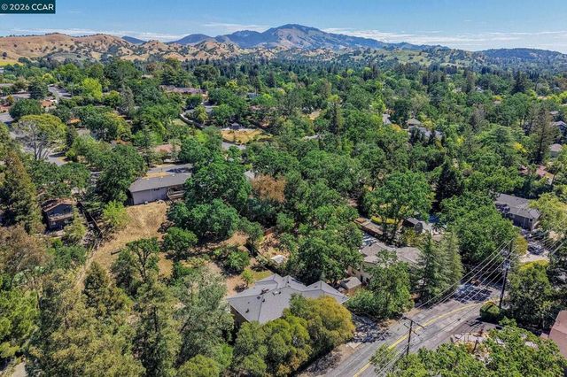 2050 Blackwood Dr, Walnut Creek, CA 94596