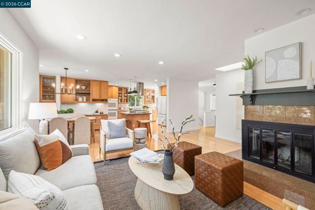 2050 Blackwood Dr, Walnut Creek, CA 94596