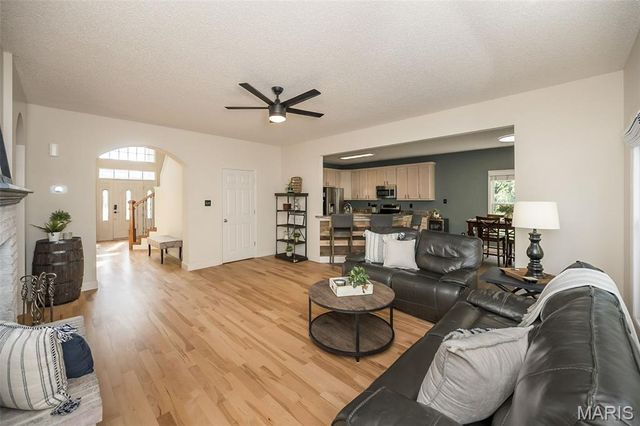 53 Highbush Court, Dardenne Prairie, MO 63368