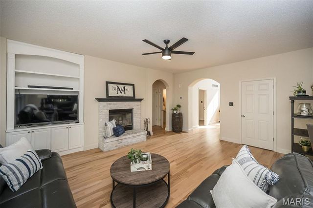 53 Highbush Court, Dardenne Prairie, MO 63368