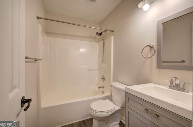 21 Oak Grove Ln NW, Adairsville, GA 30103