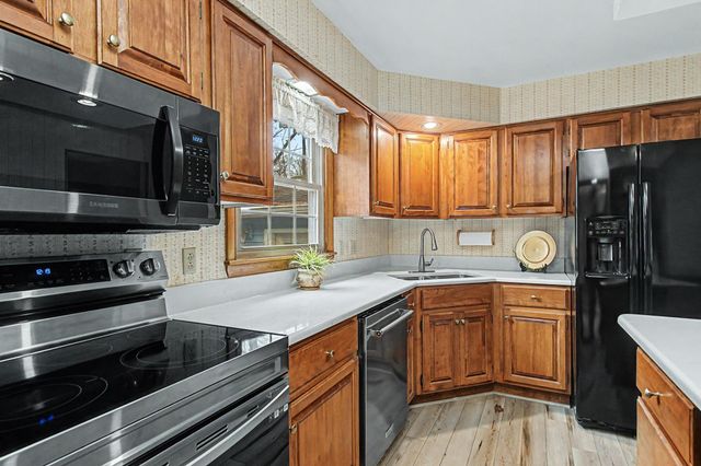 6 Clover Street, South Burlington, VT 05403