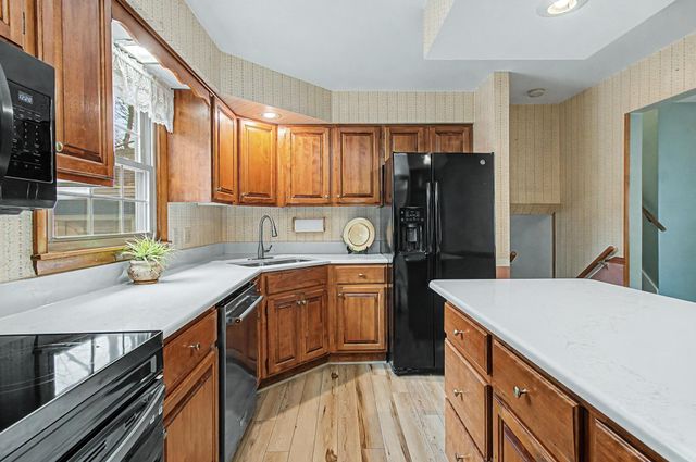 6 Clover Street, South Burlington, VT 05403