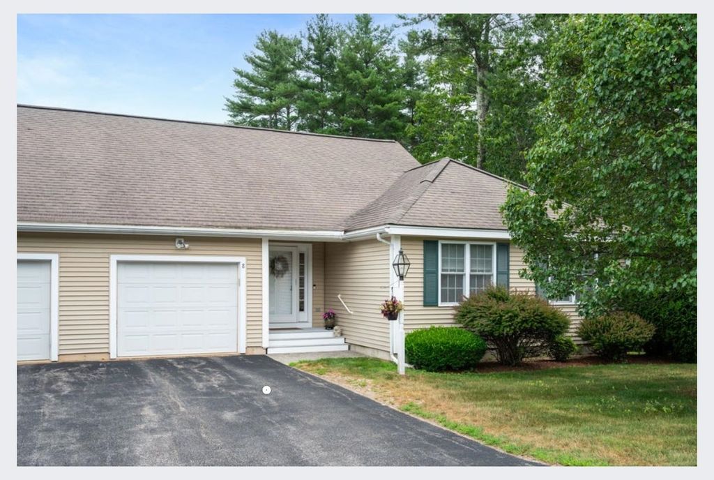8 Valerie Court # 8, Sandown, NH 03873