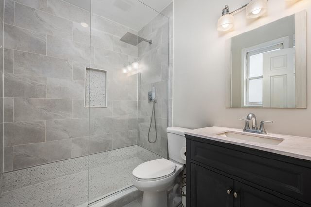 1242 W Ohio Street 1E, Chicago, IL 60642