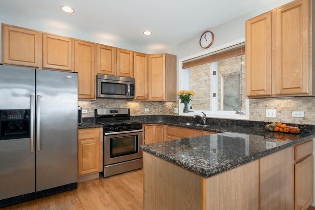 1242 W Ohio Street 1E, Chicago, IL 60642