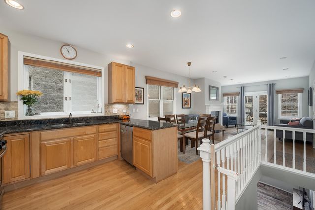 1242 W Ohio Street 1E, Chicago, IL 60642