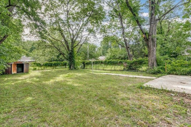 1710 Loomis, Winfield, KS 67156