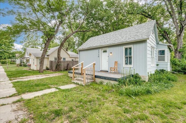 1710 Loomis, Winfield, KS 67156
