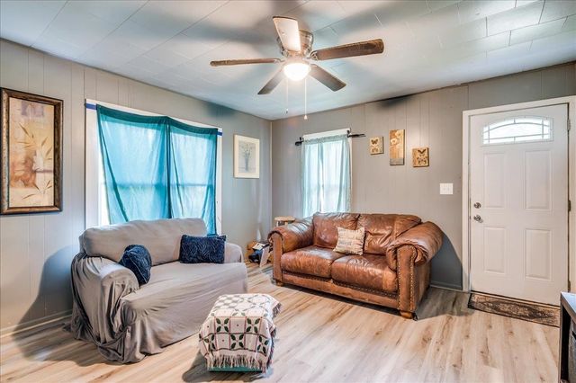 1710 Loomis, Winfield, KS 67156