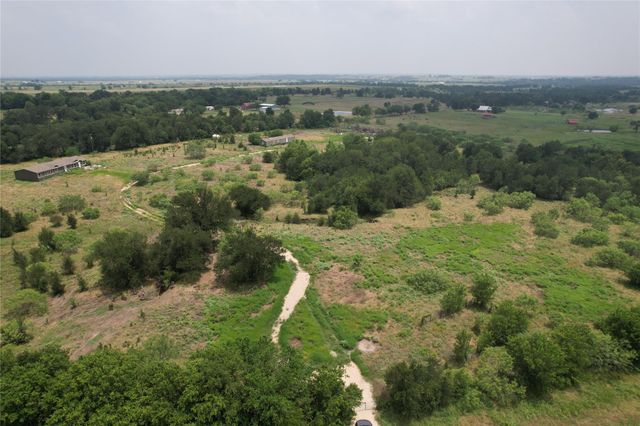 240 Cummings RD, Thorndale, TX 76577