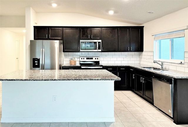 3540 74TH AVENUE CIR E, Sarasota, FL 34243