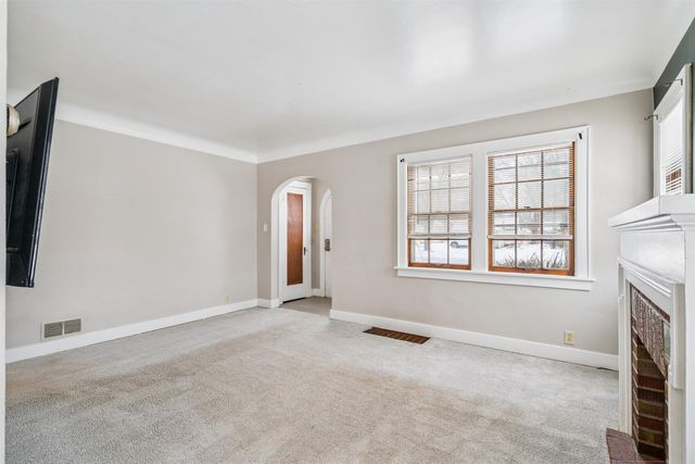 817 Grandview Avenue, Waterloo, IA 50703