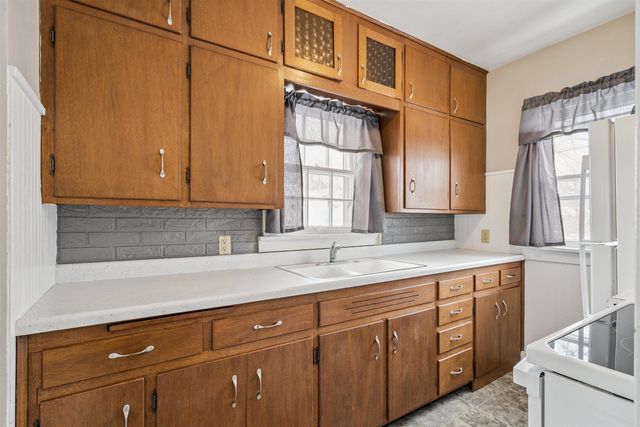 817 Grandview Avenue, Waterloo, IA 50703