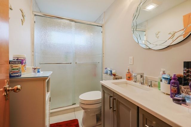 157 Old Rd, Dracut, MA 01826