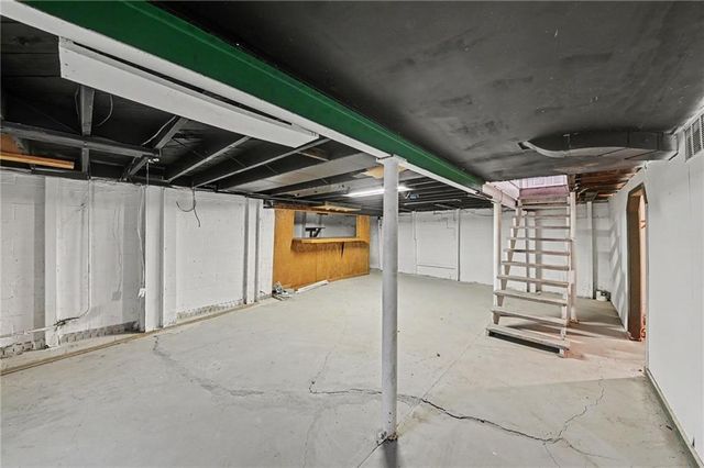 7135 Main Street, Kansas City, MO 64114