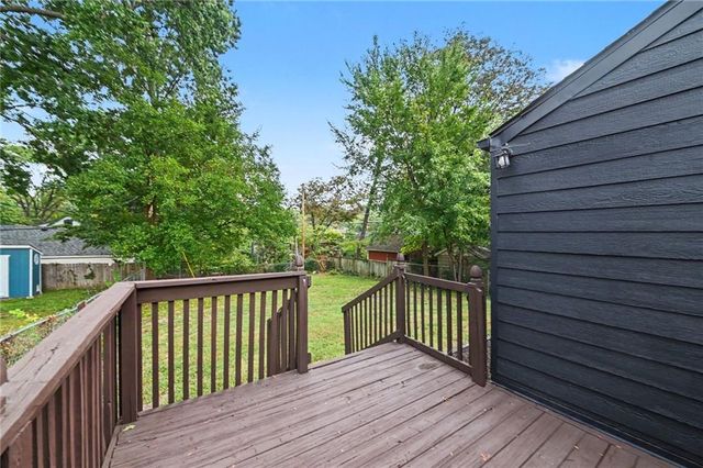 7135 Main Street, Kansas City, MO 64114