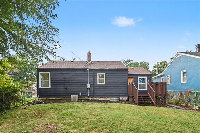 7135 Main Street, Kansas City, MO 64114