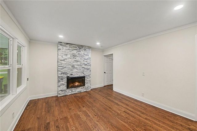 7135 Main Street, Kansas City, MO 64114