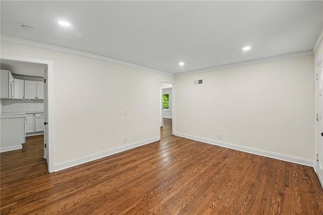 7135 Main Street, Kansas City, MO 64114