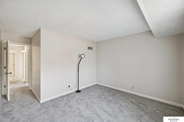 2615 Piccadilly Court, Lincoln, NE 68512