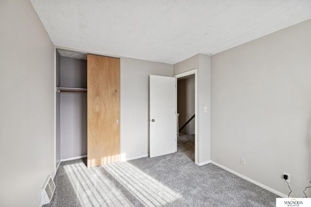 2615 Piccadilly Court, Lincoln, NE 68512