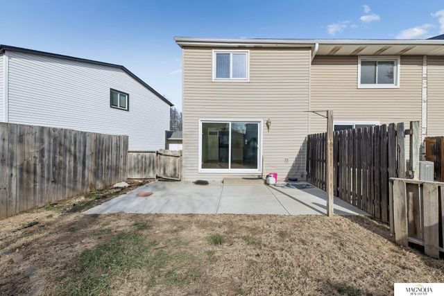 2615 Piccadilly Court, Lincoln, NE 68512