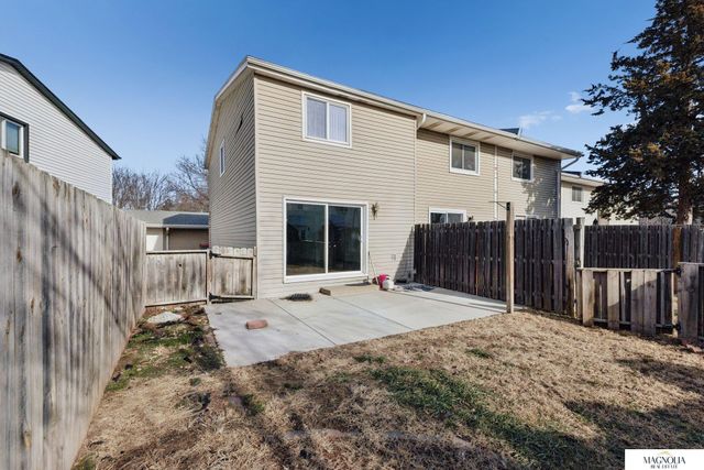 2615 Piccadilly Court, Lincoln, NE 68512